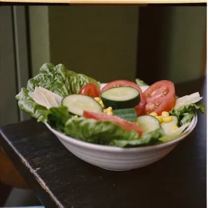 Gemischter Salat in einer Schale